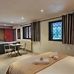 Le Clos Saint Jean, Vue Cite, Piscine Et Parking * Carcassonne