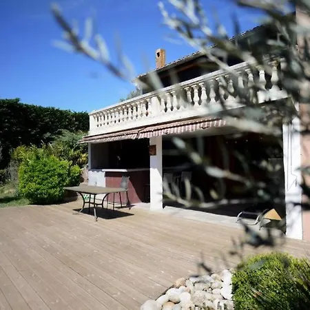 Le Clos Saint Jean, Vue Cite, Piscine Et Parking *