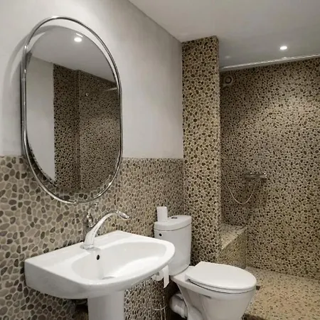 Le Clos Saint Jean, Vue Cite, Piscine Et Parking *