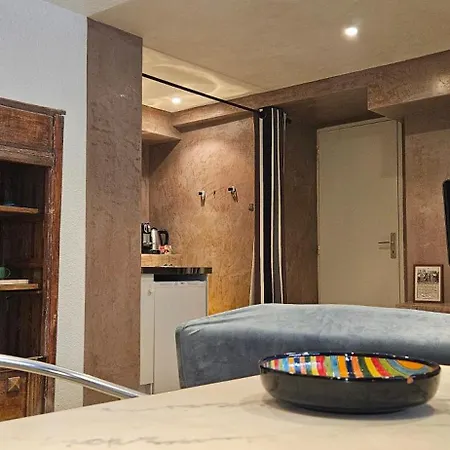 Le Clos Saint Jean, Vue Cité, Piscine Et Parking Apartamento