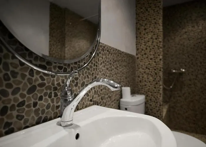 Le Clos Saint Jean, Vue Cite, Piscine Et Parking Carcassonne