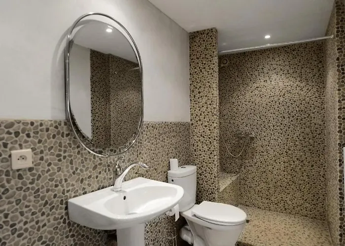 Le Clos Saint Jean, Vue Cite, Piscine Et Parking *