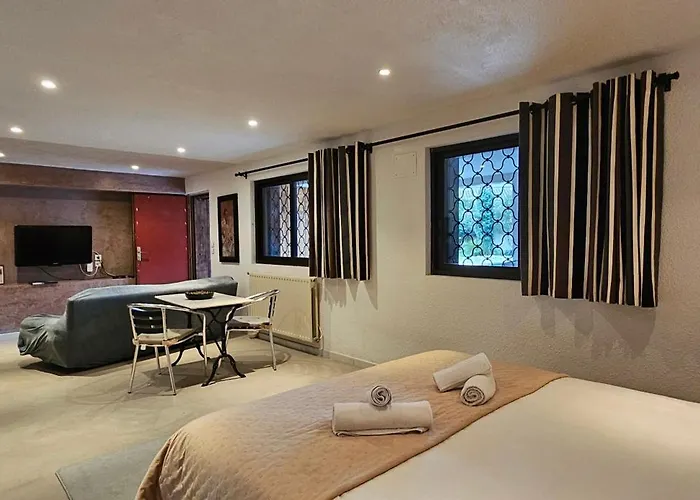 Le Clos Saint Jean, Vue Cite, Piscine Et Parking * Carcassonne